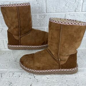 UGG Australia Classic Short 78 Shearling Boots Tan Womens Size 9 Polka Dots